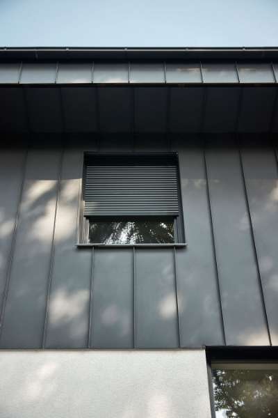 Berliner Vorstadthaus mit DS Nordic Klickfalz an Fassade und auf dem Dach, Haydnallee 71, 14612 Falkensee